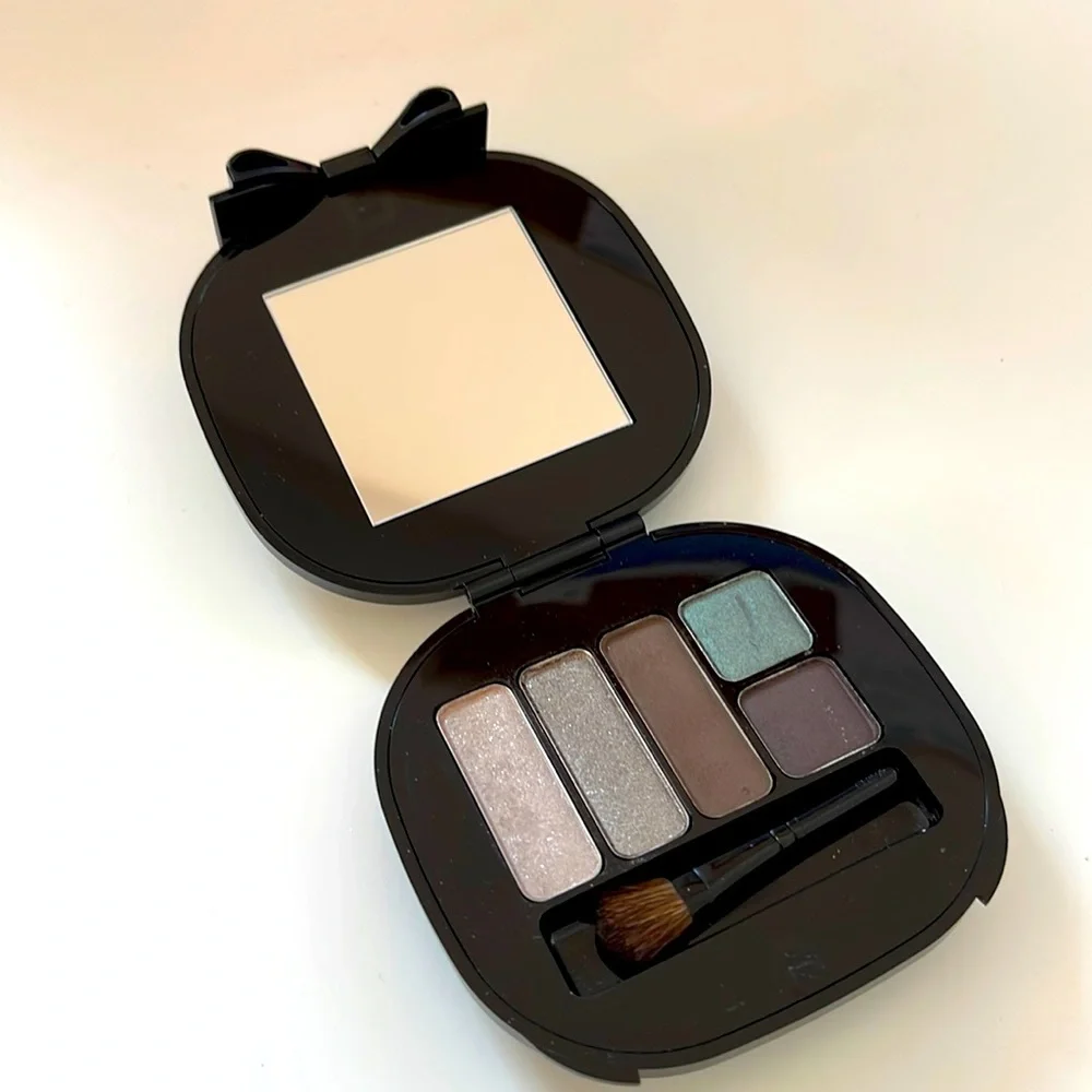 MAC Fabulousness 5 Neutral Eyes Palette | Holiday 2012 Limited Edition - Picture 1 of 4